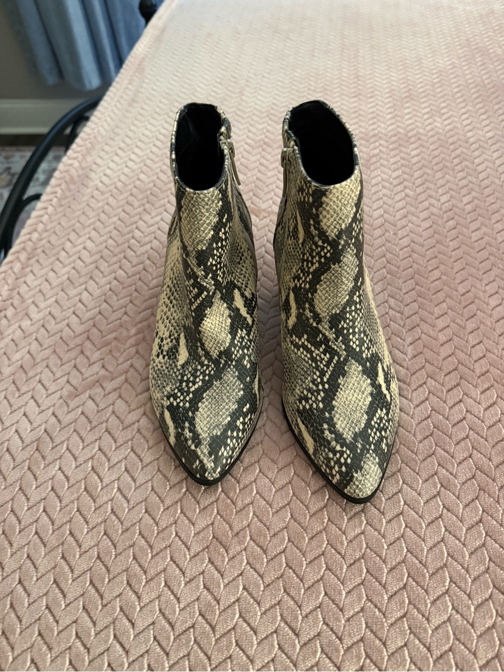 Snake-Print Pointed Toe Ankle Boots - Beige/Black/Gray